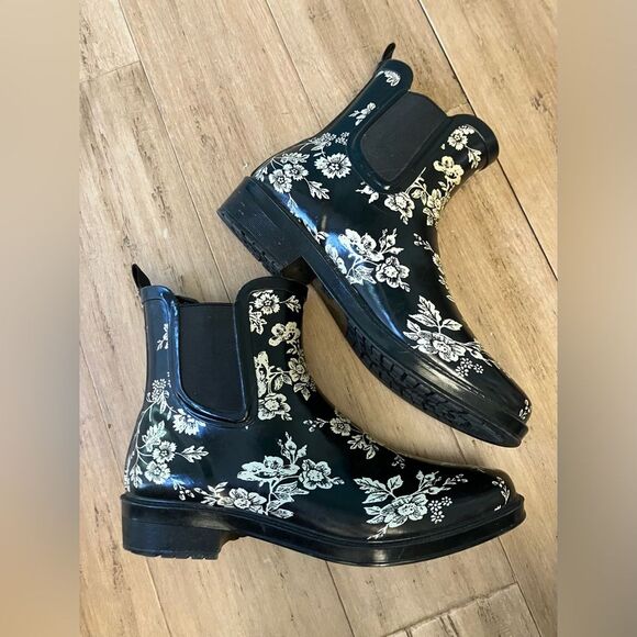 Issac Mizrahi women’s Chelsea boots-rubber sole/composition leather outsole 10 - Picture 3 of 6